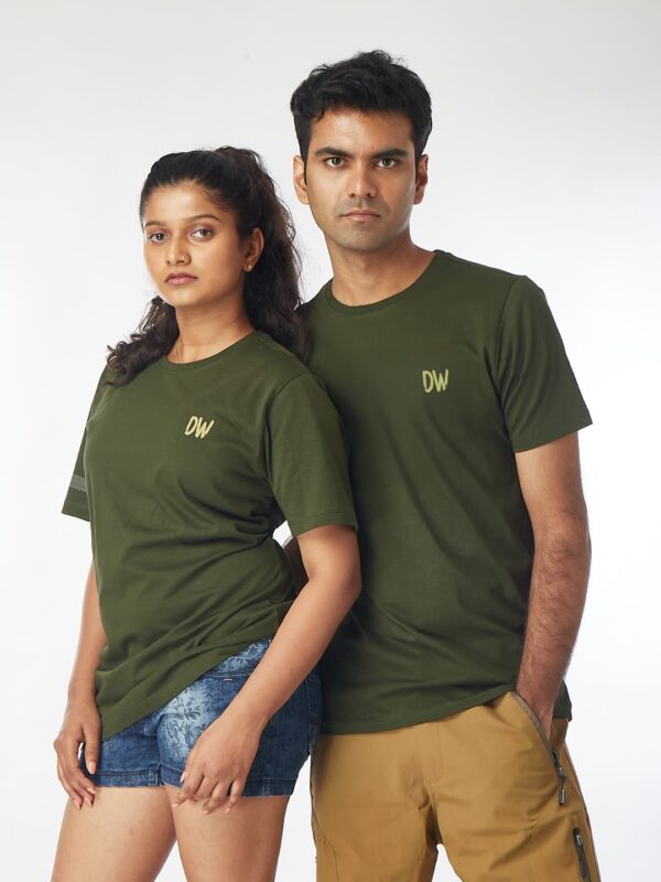 On the Rocks – Unisex Outdoor T-Shirt with Willys Jeep-Inspired Large Print.